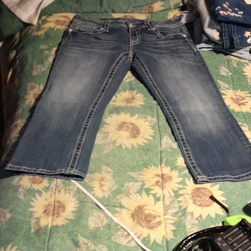 Miss Me Blue Signature Cuffed Capris Size 30 Women's Jeans